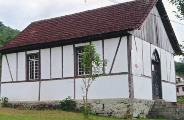 IGREJA EVANGÉLICA EM PADRE ETERNO BAIXO